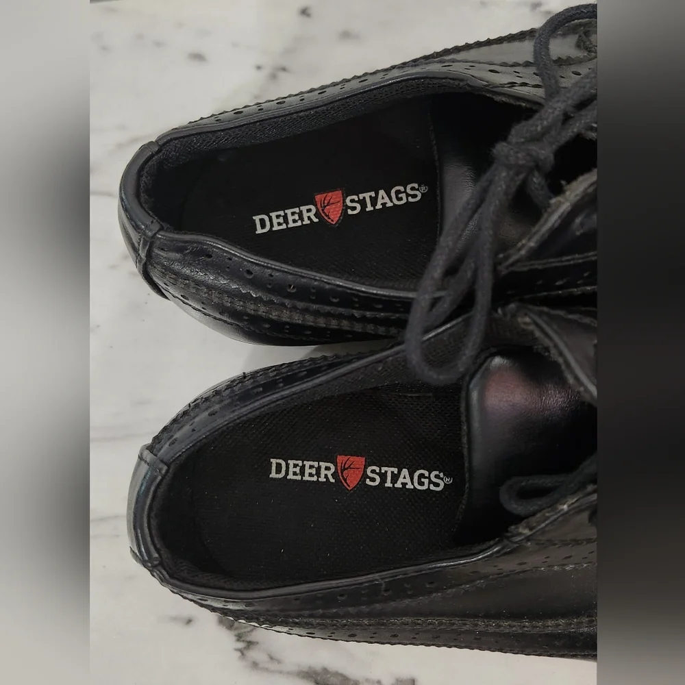 Deer Stags Ace wingtips kid's black dress shoes size 5w  LIKE NEW CONDIT…